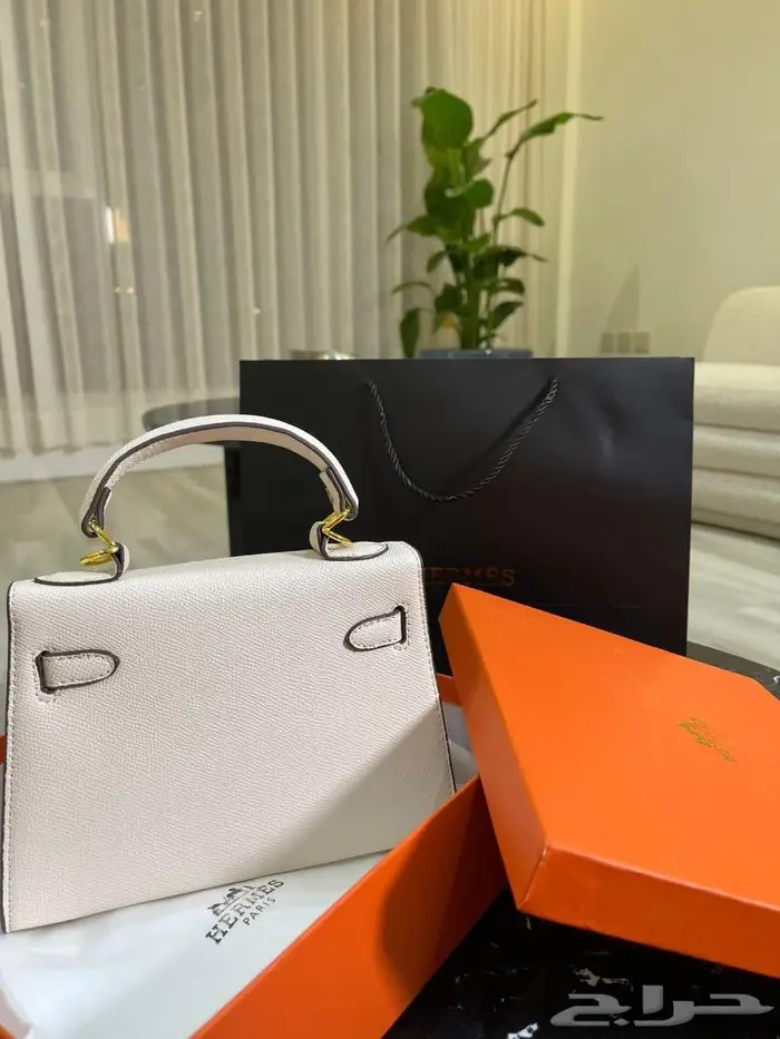 شنط نسائيه فخمه 25