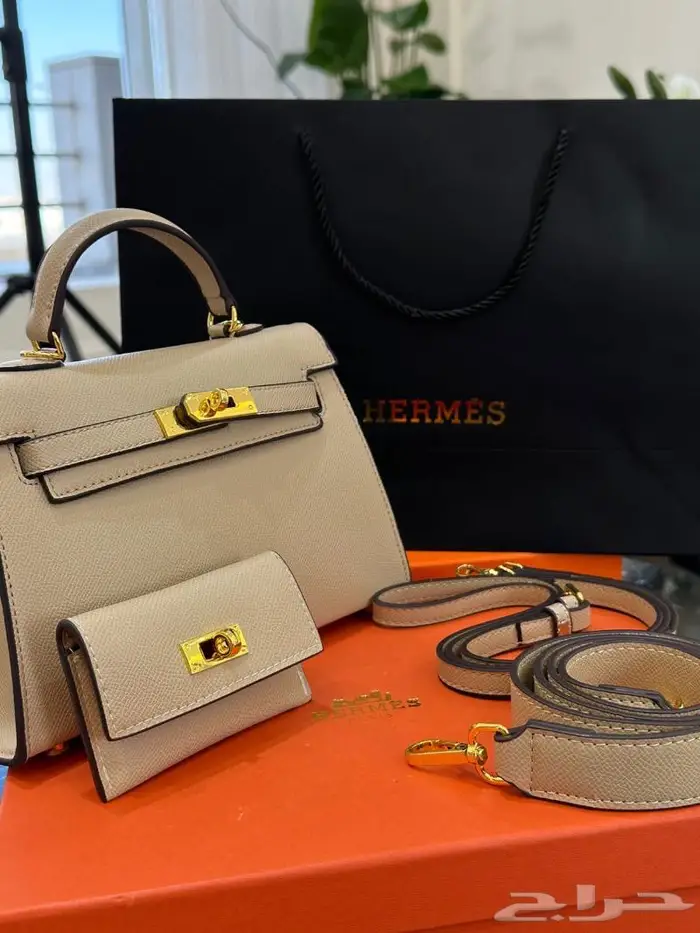 شنط نسائيه فخمه 42