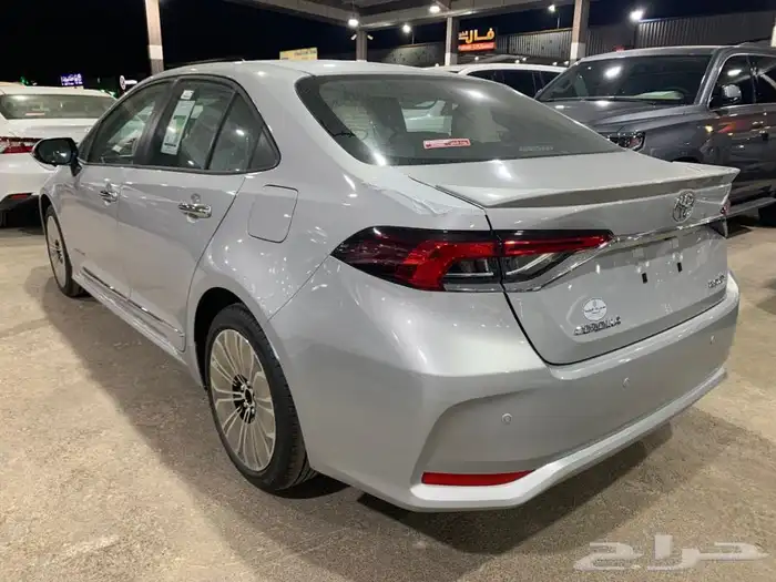 كورولا 2025 XLI فتحة سقف ماكينة 2000 CC 2