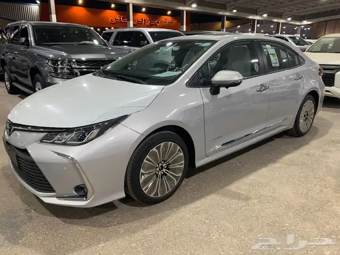 كورولا 2025 XLI فتحة سقف ماكينة 2000 CC 1