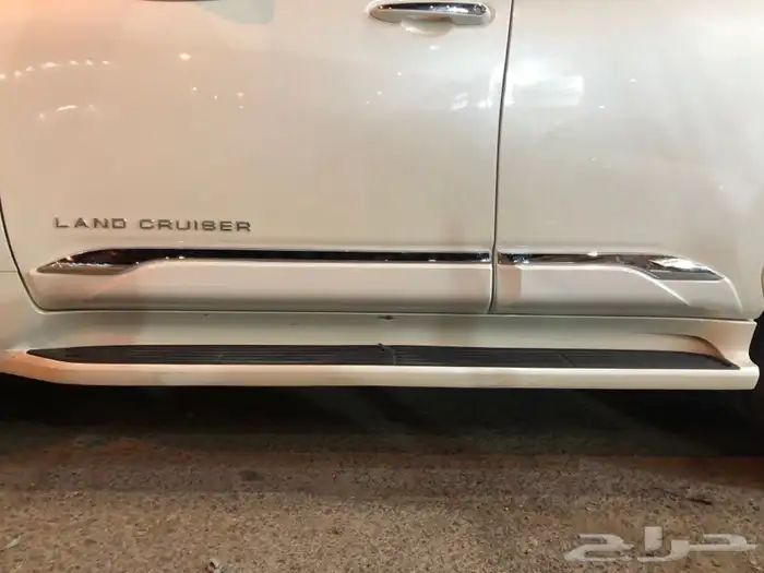 ازياق لاندكروزر   علامات 2023 4