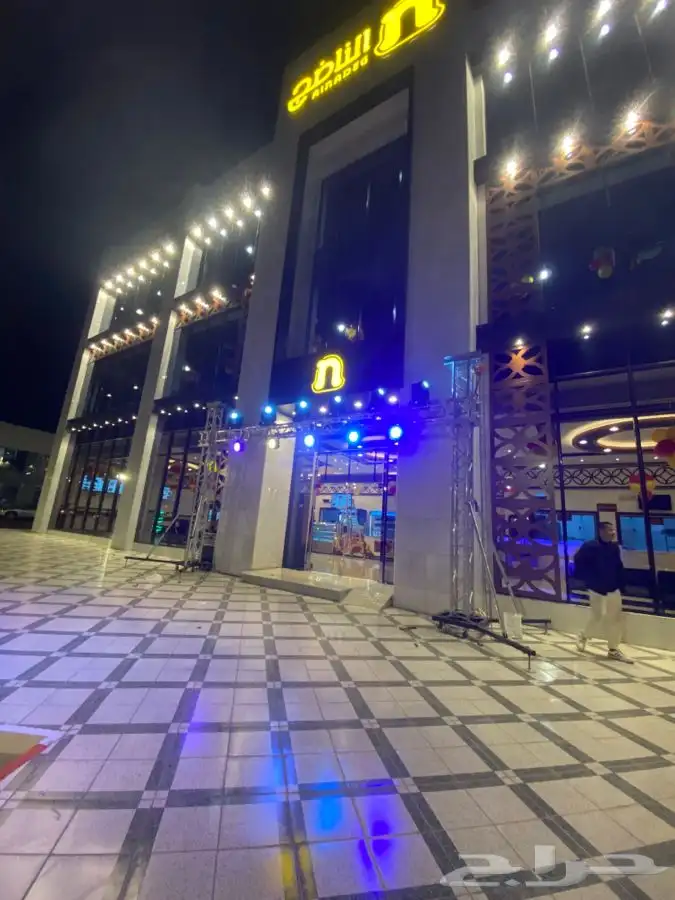 تأجير وبيع جميع انواع الشاشات والاضاءة 1