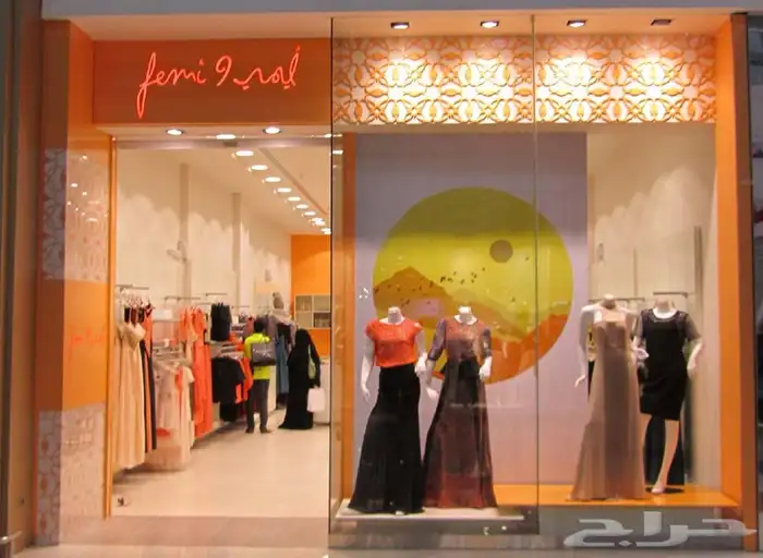 للبيع فستان مستخدم نظيف 1