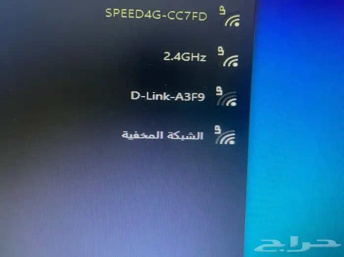 كمبيوتر مع الشاشة وجميع الاغراض والاسلاك وقطعة واي فاي i3 6