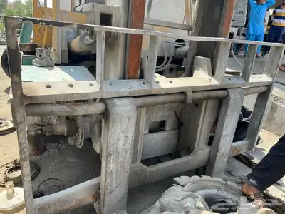 ميكانيكيين هنود ورشة للصيانة 1