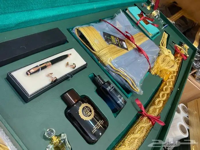 هدية تخرج ملازم سيف درع زوج ترقية تقاعد جنبية عطورات بشت 30