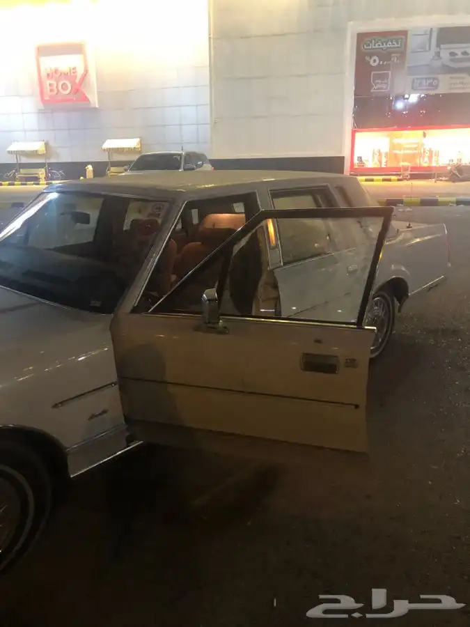 تاون كار لينكولن 1987 كلاسيك 22