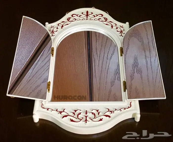 من النوادر اليابانية مراية مزخرفة مع منظر لمدينة البندقية 2