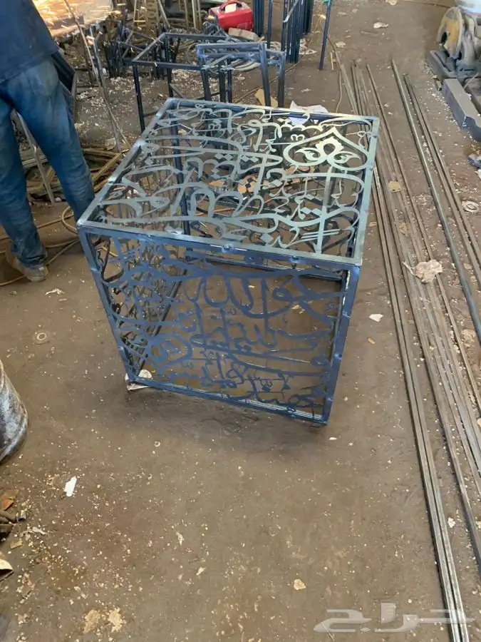 طاولات ب قص الليزر حروف عربيه 5
