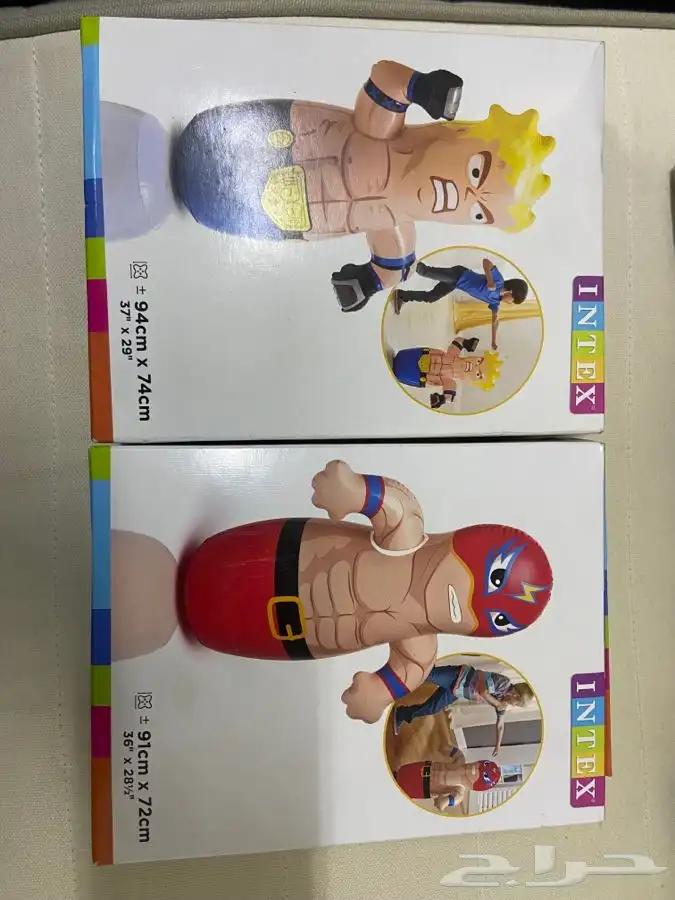 سجاده شبه جديد 2فى 3 السعر400ريال وطقم كنب 700ر لعب ب20-40 3