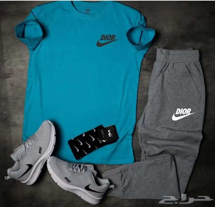 تيشيرتات شورتات اطقم بلوفرات و بناطيل رياضيه 38