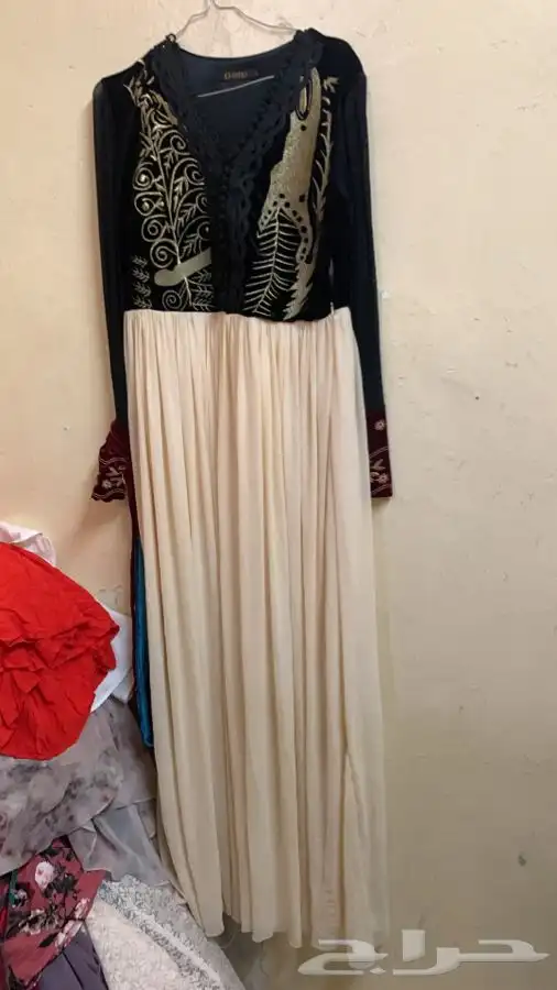 جلابيات وشنط وفساتين عبايات مستعملة 38