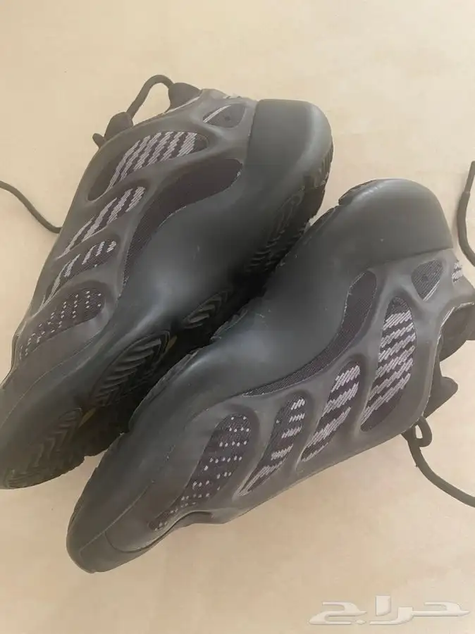 جزمة ييزي اصليه yeezy shoes 1