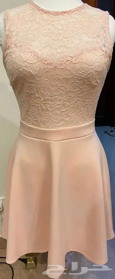 فستانين 1 فستان (بنات )2 وفستان (نسائي) 1