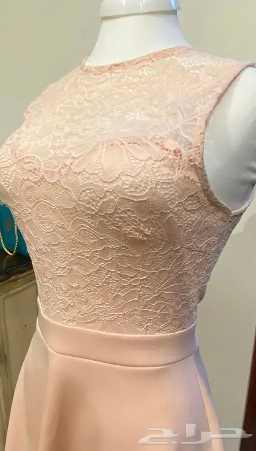 فستانين 1 فستان (بنات )2 وفستان (نسائي) 5