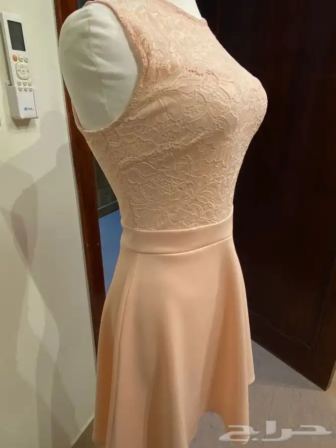 فستانين 1 فستان (بنات )2 وفستان (نسائي) 0