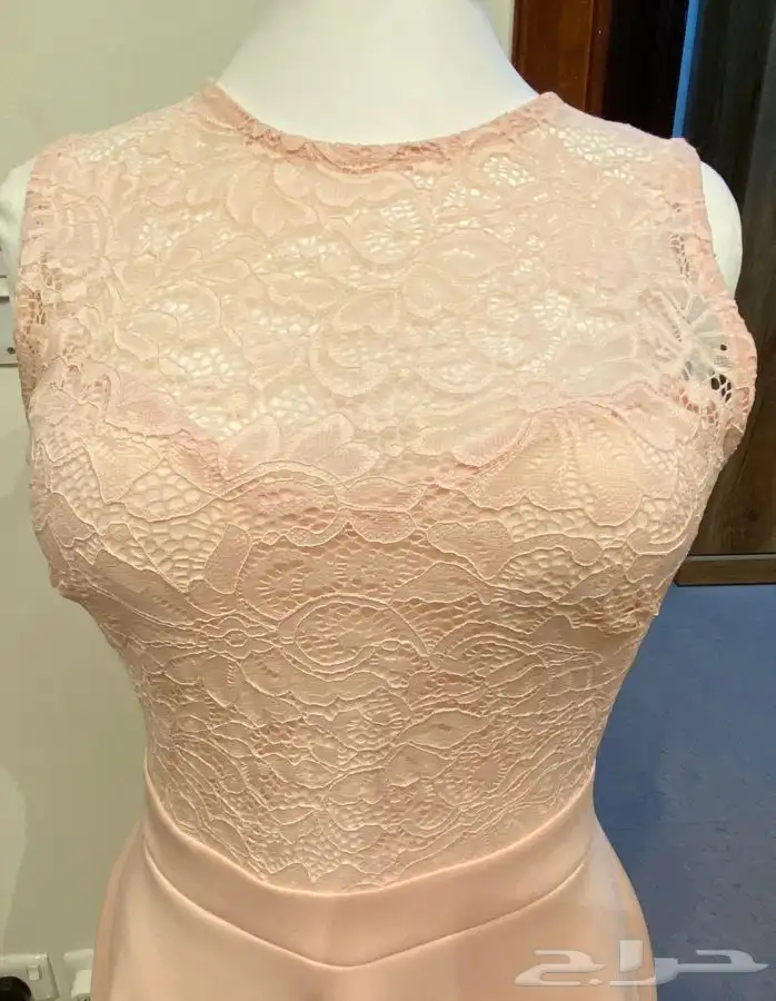 فستانين 1 فستان (بنات )2 وفستان (نسائي) 4