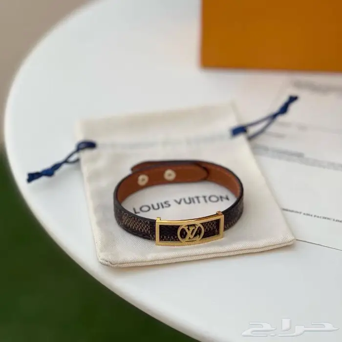 اساور Lvبالملحقات درجه اولى 83