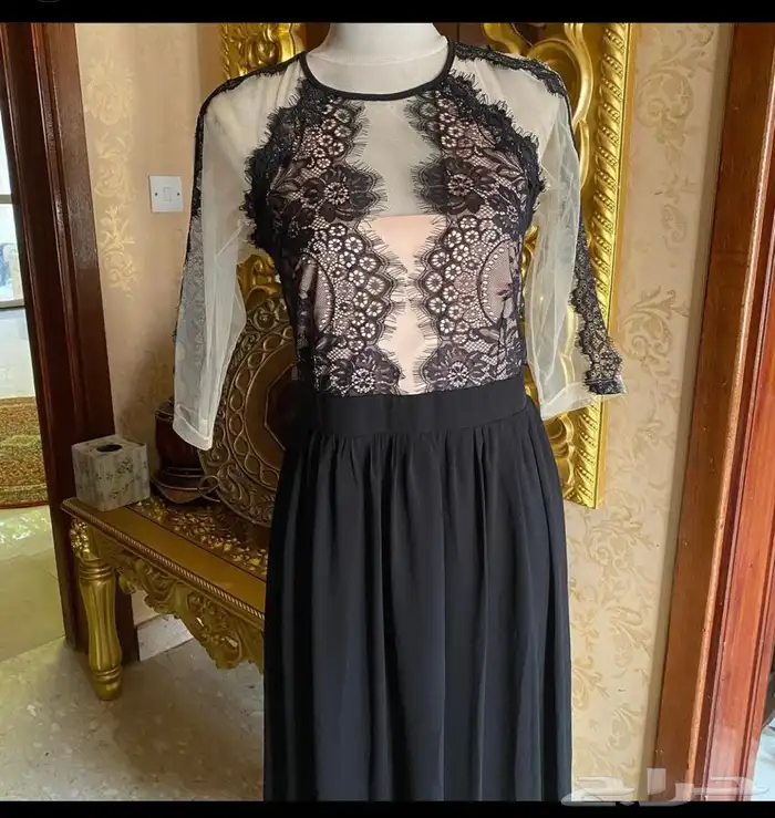 فستانين 1 فستان (بنات )2 وفستان (نسائي) 6