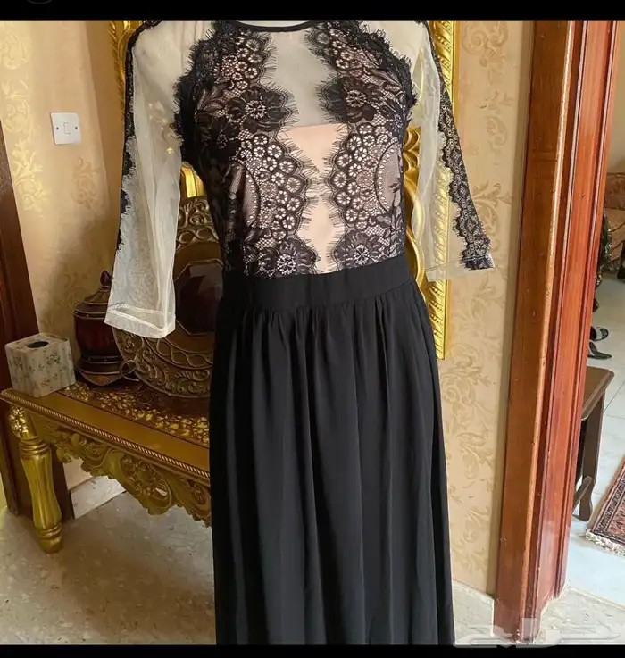 فستانين 1 فستان (بنات )2 وفستان (نسائي) 7