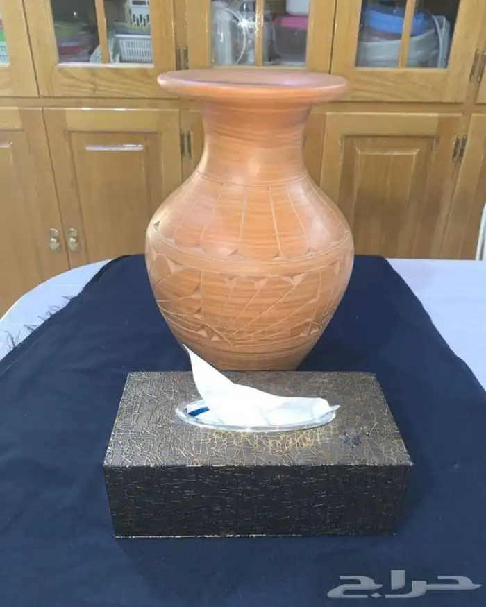 تحفة فخار منقوشة وقديمة عمرها أكثر من (28) عام .. 0