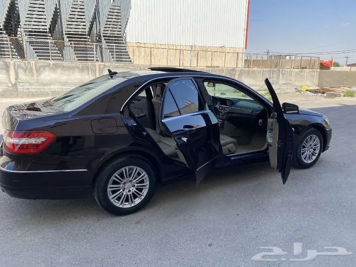 تم البيع للبيع مرسديس 200 E 4