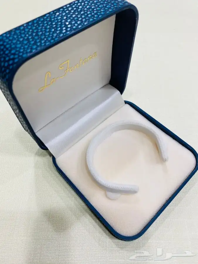 علب او بوكسات ساعات او اساور بعدة اشكال والوان 2