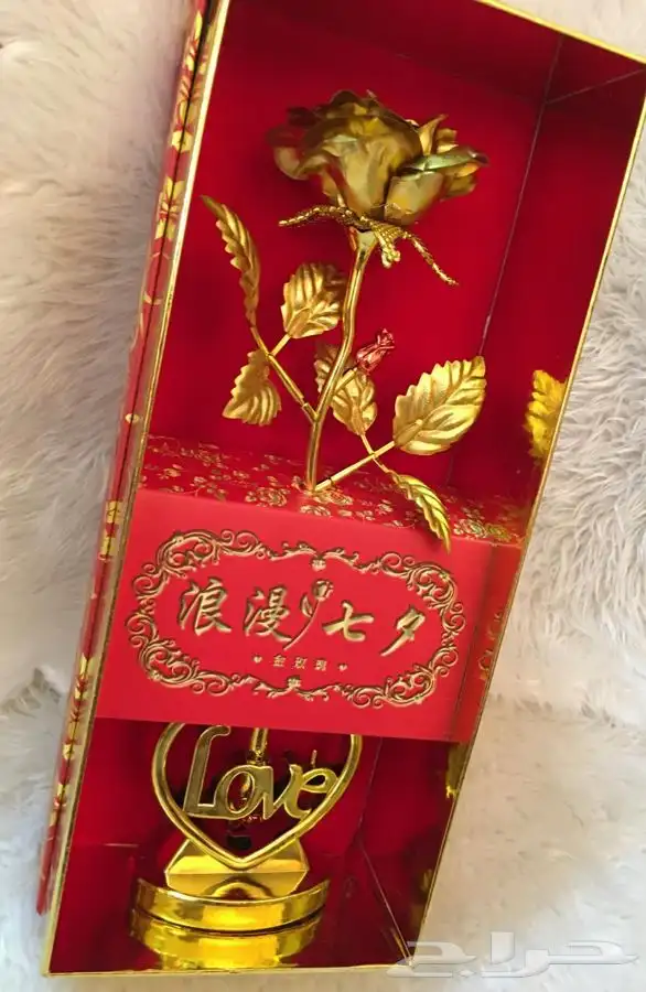 الورده الذهبيه مطليه بماء الذهب اجمل هديه للعيد 4