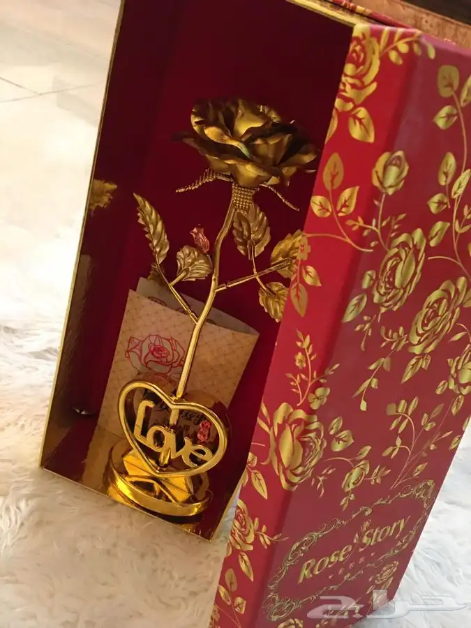 الورده الذهبيه مطليه بماء الذهب اجمل هديه للعيد 3