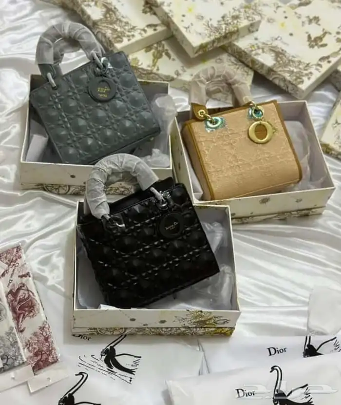 هدايا العيد ماركات عالميه درجه اولى نسائيه ورجالية 61