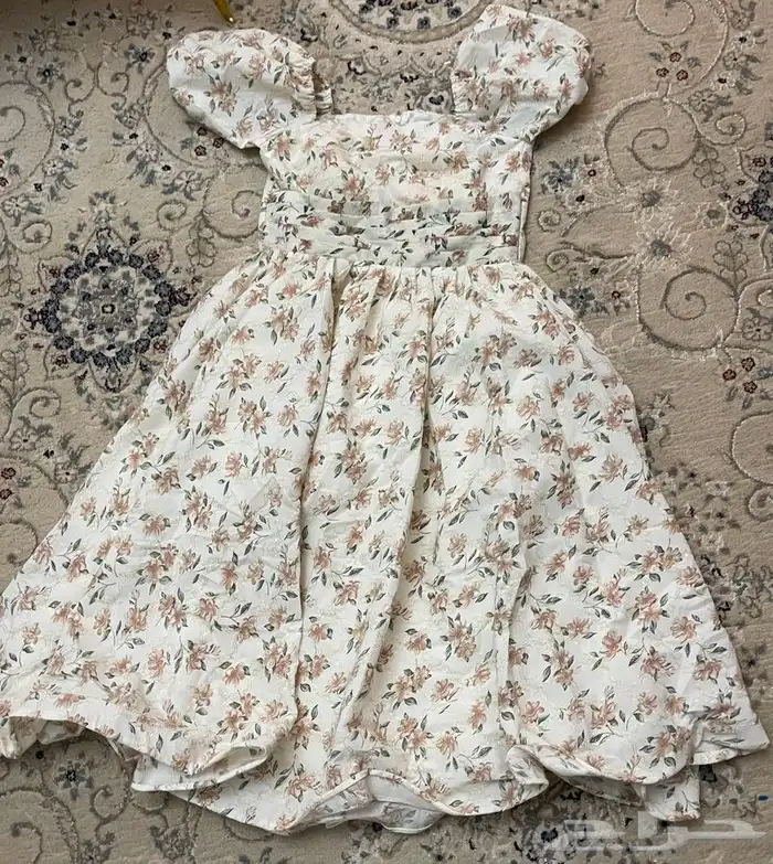 فستان للبيع لبس مره واحده فقط 0