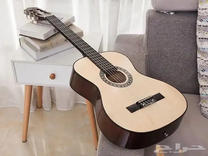 قيتار للبيع بسعر 350  غيتار للبيع جيتار للبيع 0