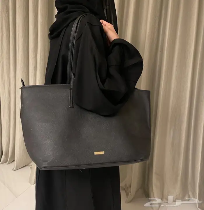 شنطه جامعيه سوداء كبيره 0