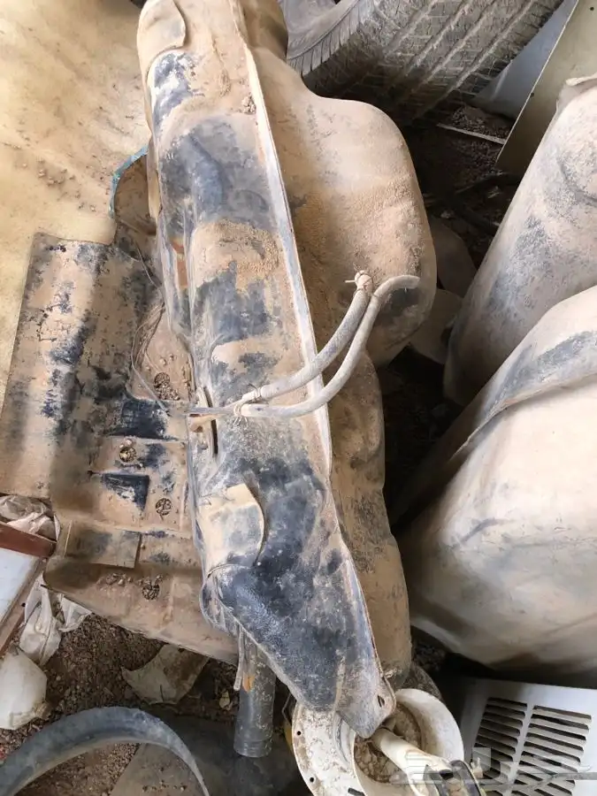 قطع جيب صالون من 97 وتحت بودي وداخليه وظفيره 1