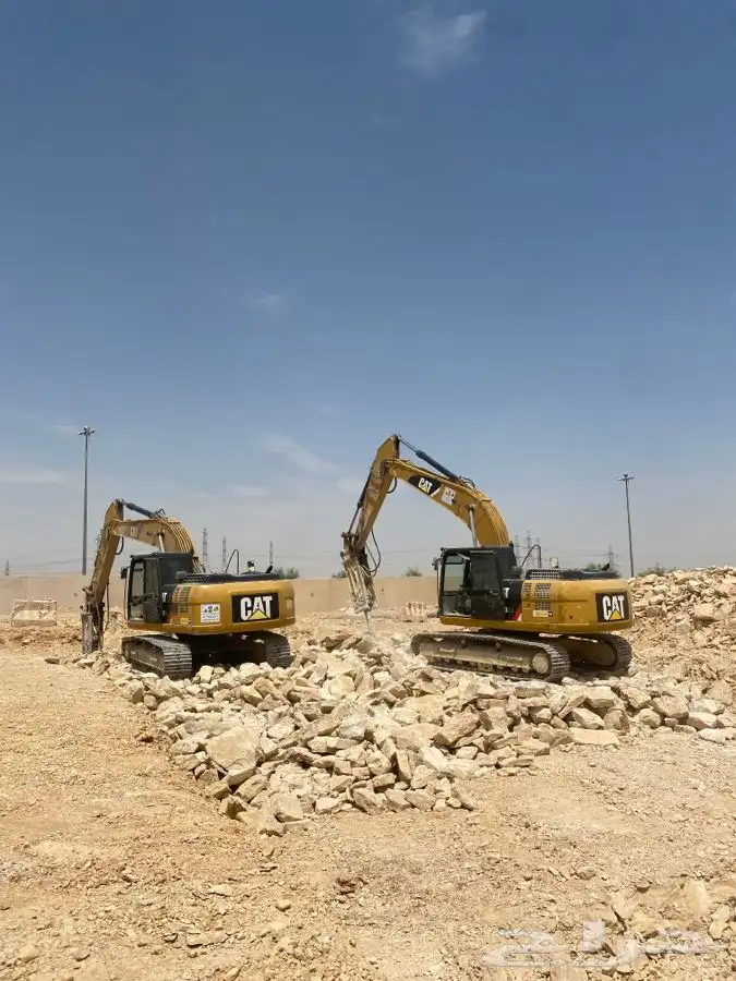 بوكلينات حفر وترحيل مؤسسه مدى بدران للمقاولات 4