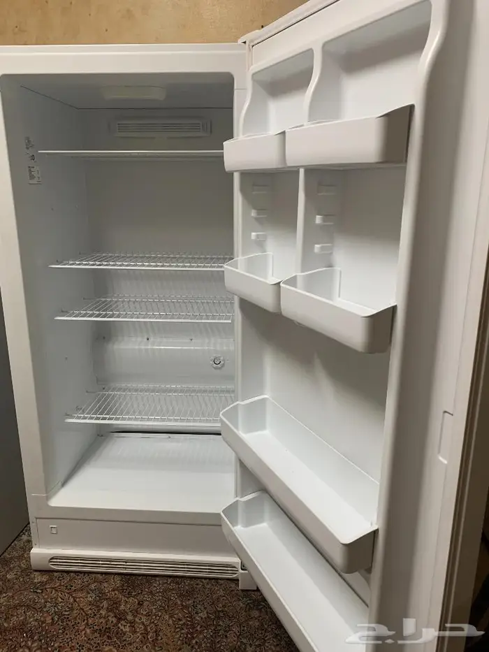 ثلاجات وفيرزرات عمودية من ماركة White وكلفينيتور وجيبسون US 2