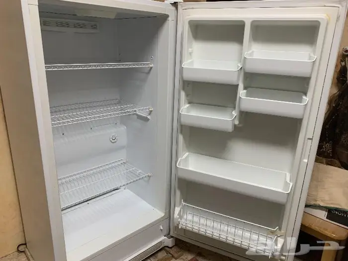 ثلاجات وفيرزرات عمودية من ماركة White وكلفينيتور وجيبسون US 6