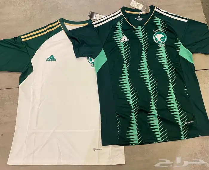 تيشيرت المنتخب السعودي 2023 من أديداس (كبار وأطفال) 0