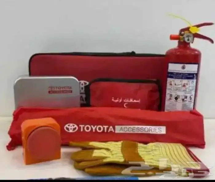 شنطة اسعافات ومثلث وطفاية تويوتا اصلي بدون منفاخ 1