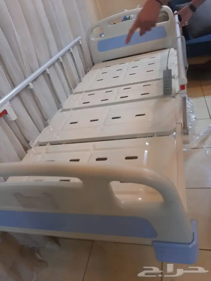 سرير طبي كهربائي مع المرتبه الطبيه 4