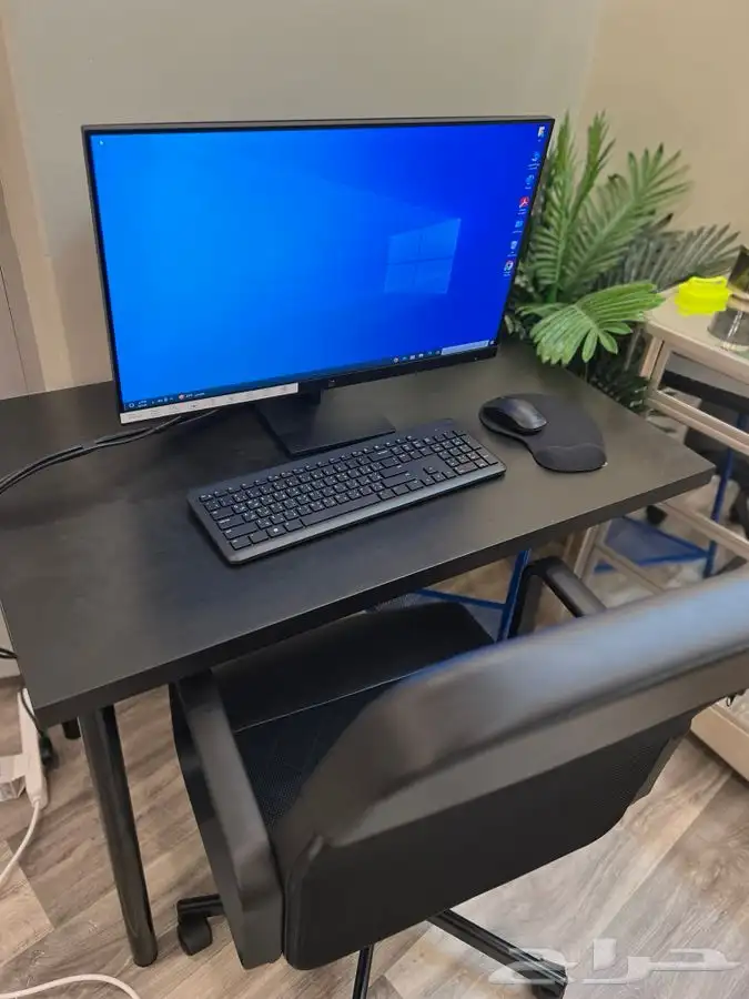 كمبيوتر مكتبي مع مكتب من ايكياء جديد استخدم 3ايام 2