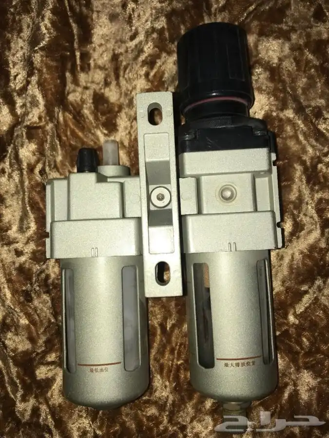 منظم ضغط فلتر الهواء او شفط الماء من الهواء للمكائن 10