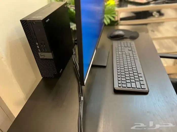 كمبيوتر مكتبي مع مكتب من ايكياء جديد استخدم 3ايام 3
