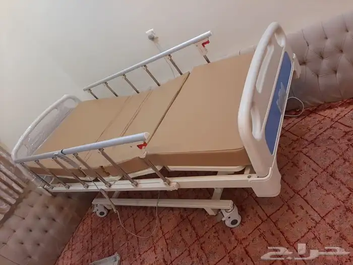 سرير طبي كهربائي مع المرتبه الطبيه 7