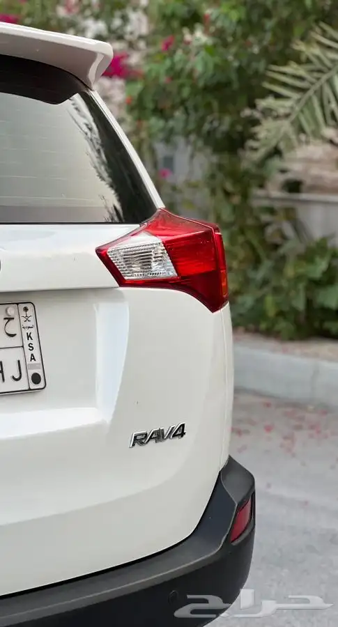 ((تم البيع )) تويوتا راف فور مخزن RAV4 2015 17