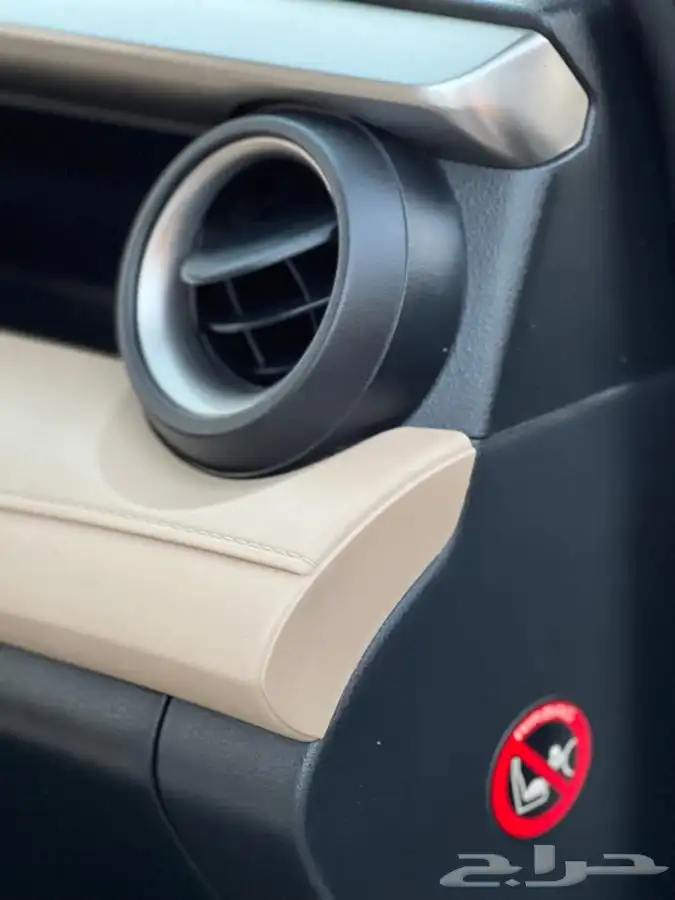 ((تم البيع )) تويوتا راف فور مخزن RAV4 2015 32