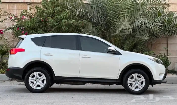 ((تم البيع )) تويوتا راف فور مخزن RAV4 2015 9