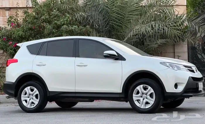 ((تم البيع )) تويوتا راف فور مخزن RAV4 2015 21