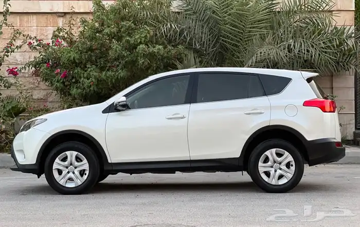 ((تم البيع )) تويوتا راف فور مخزن RAV4 2015 12