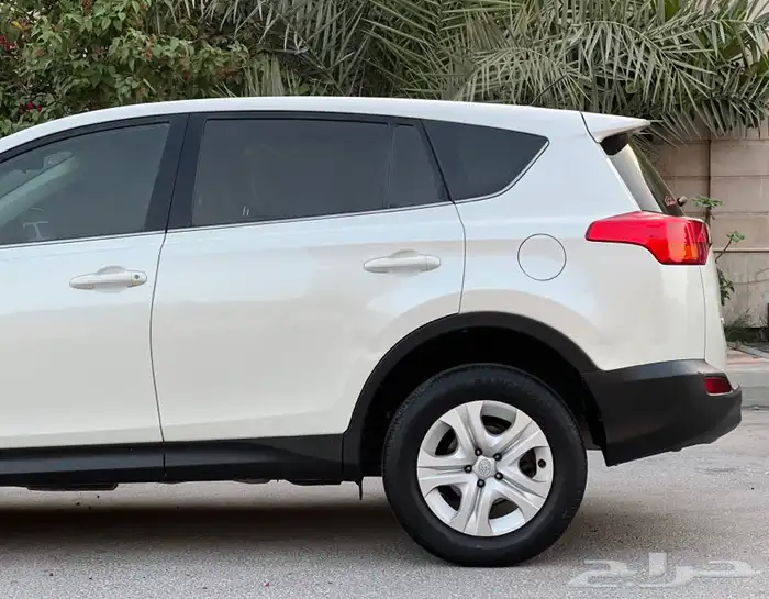 ((تم البيع )) تويوتا راف فور مخزن RAV4 2015 14